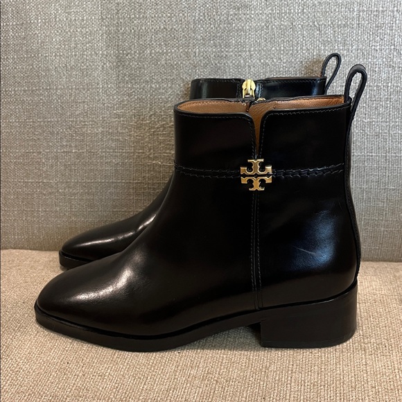 NEW Tory Burch Everly Flat Smooth Black Ankle Bootie Size 5.5 - Picture 4 of 11